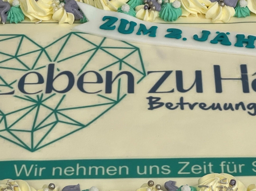 Torte zum 2-jährigen Jubiläum der E. F-S GmbH aus Wuppertal - Wir feiern Meilensteine